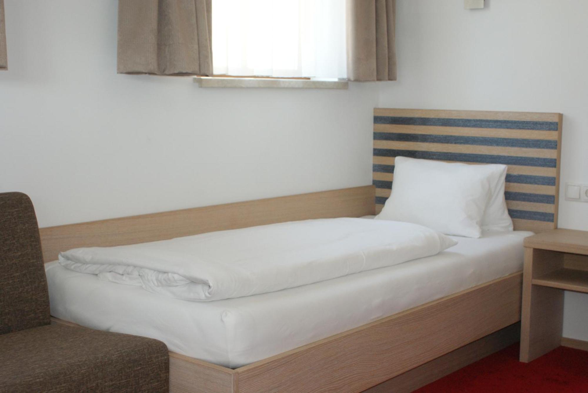 Couette-café Gaestehaus Brugger *